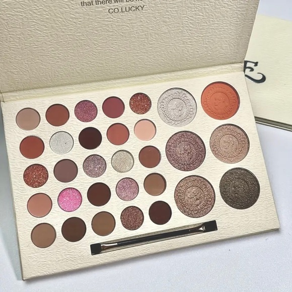 Eyeshadow Palette Luxury 31-Color - Picture 2 of 8